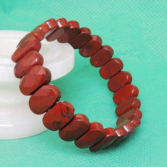 SATYAMANI Natural Energized Red Jasper diamond cut Oval Reiki Healing and Crystal Healing Stones Bracelet (Wave Shape Bead)