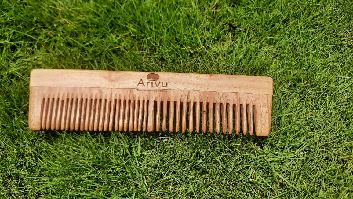 Neem Wood comb Pack of 1