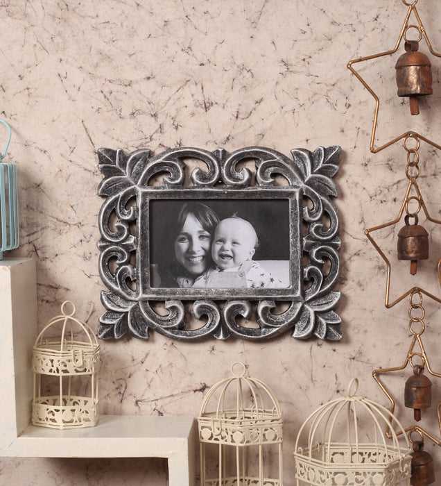 Yatha Single Wall Hanging Wooden Carved Photo Frame (Photo Size : 6 X 4 INCH)